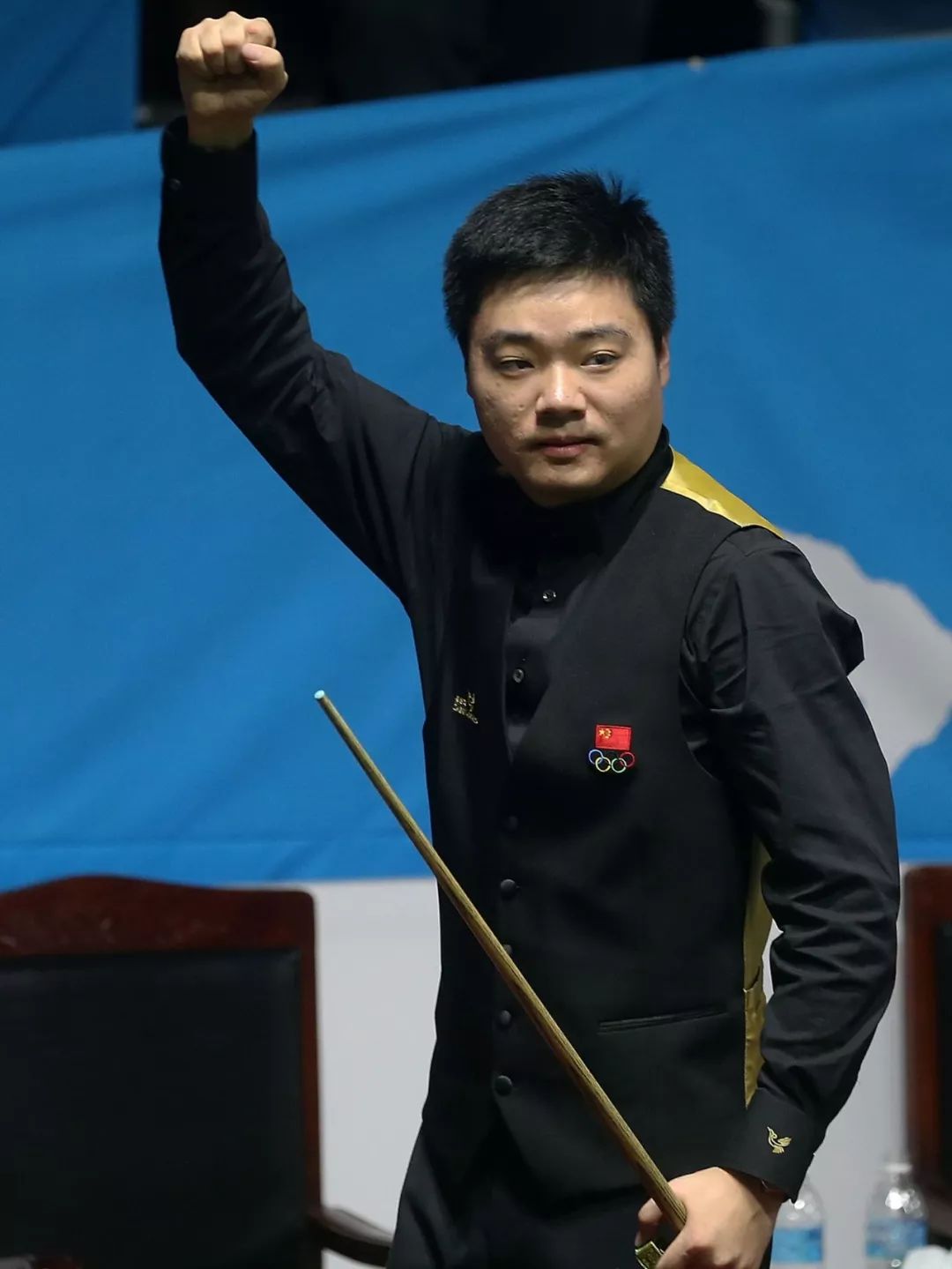 在右后卫位 在右后卫位